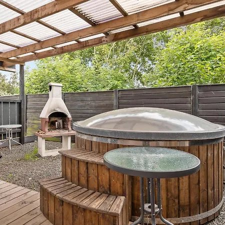 Casa de Férias With Hot Tub Vi *